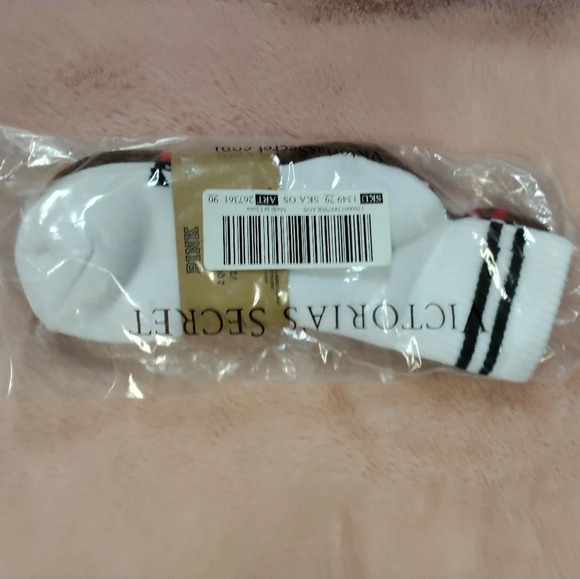 Pink VS  pack of 2 pairs ankle socks new in packaging - Picture 3 of 9